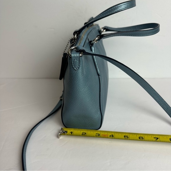 Coach Chelsea Hobo Bag Crossbody Purse Pebbled Cloud Blue Adjustable Zip - Picture 3 of 13